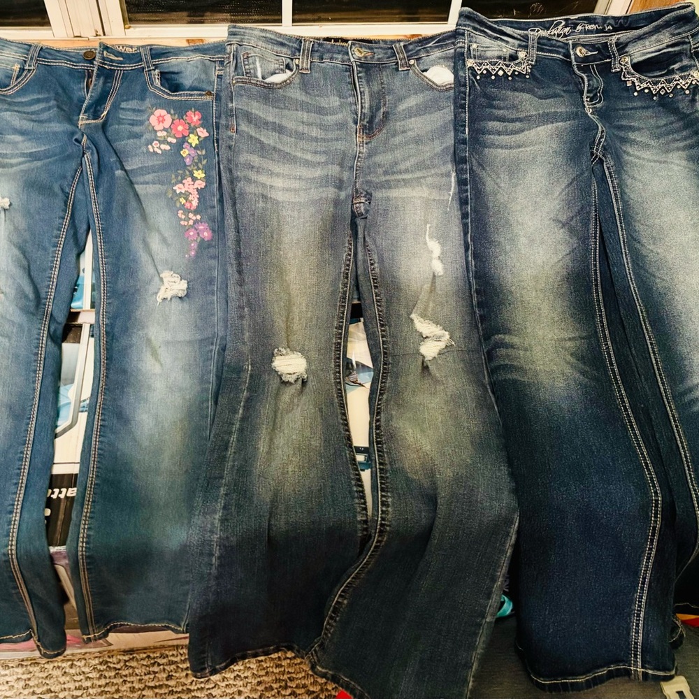 Miss Me Blue Distressed Jeans with Embroidery